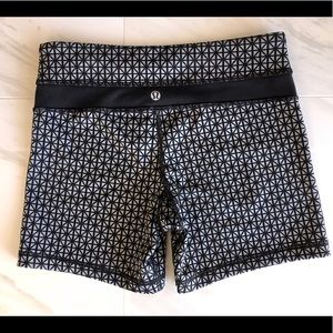 LuLu Lemon stretch athletic bike yoga shorts sz 4